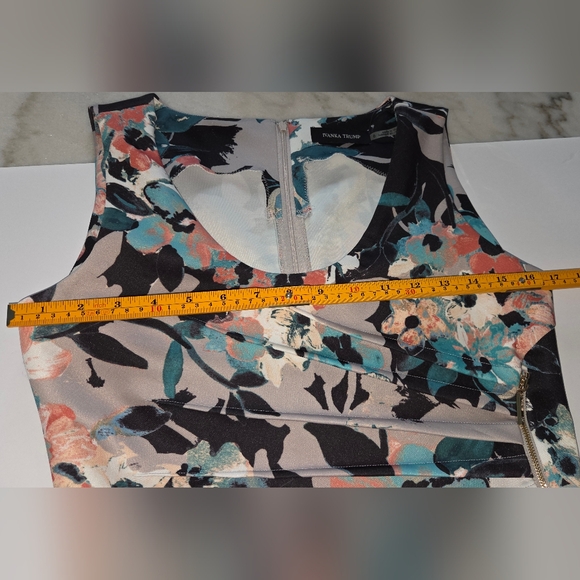 Ivanka Trump, Curvy Floral Starburst Sheath Dress Zipper Size 6 Small to Medium - Picture 6 of 11